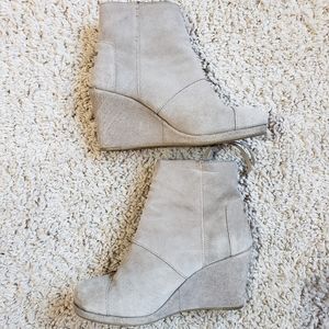 Toms Suede Wedges